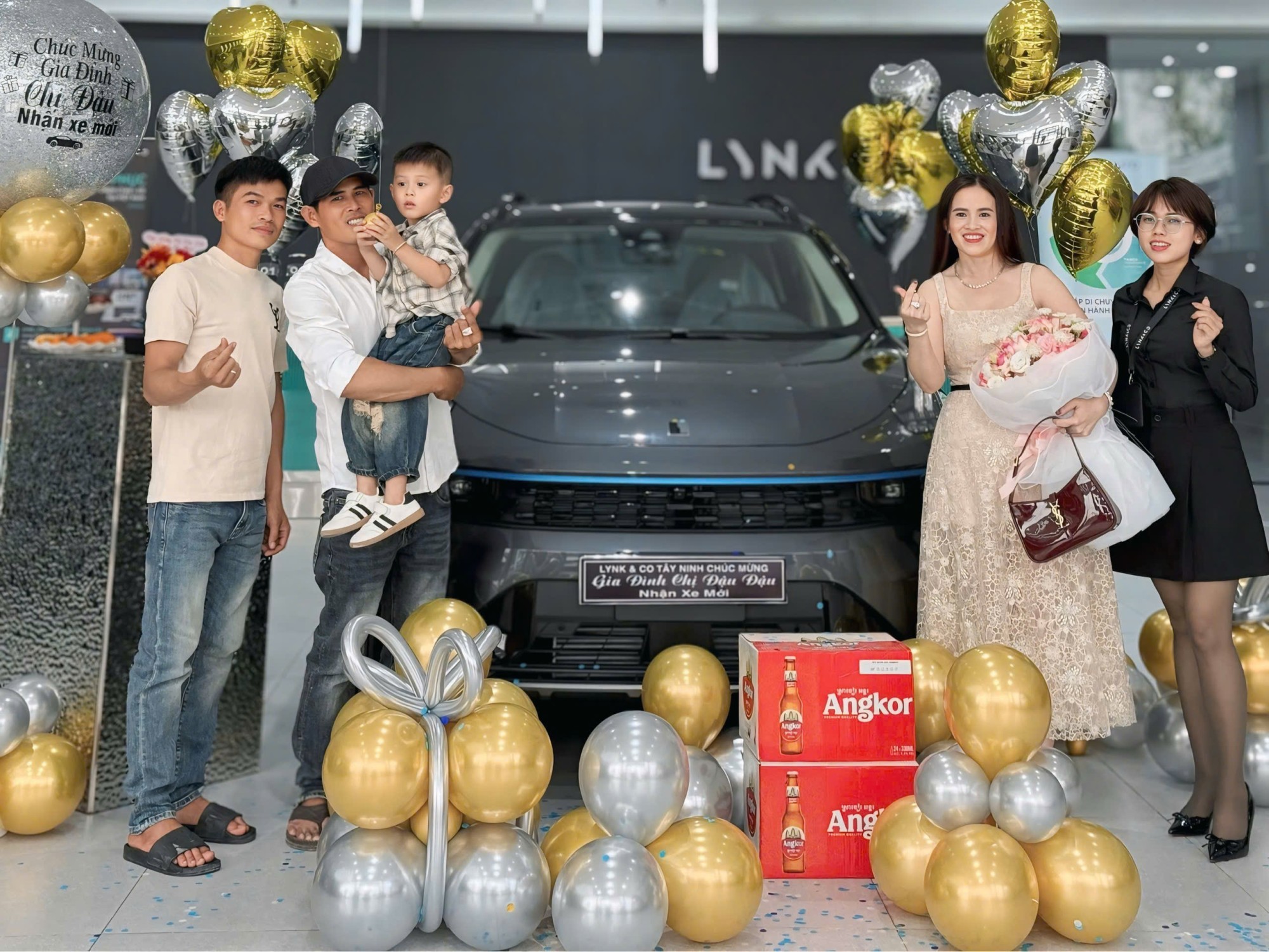 Hành Trình Kết Nối: Những Khoảnh Khắc Giao Xe Tại Lynk & Co Tây Ninh